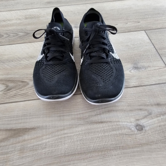 Nike Women's Free Run Nike Flyknit Shoes Black US 6 - Picture 6 of 6